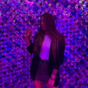 Meet your Posher, Carolina